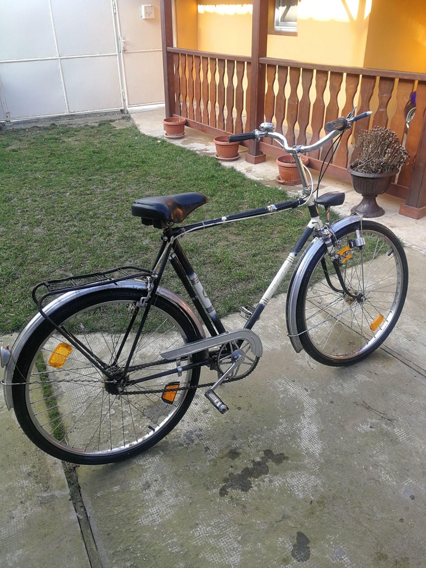 Bicicleta de vânzare, preț 300 lei.