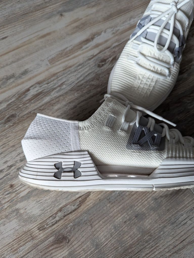 Underarmor маратонки