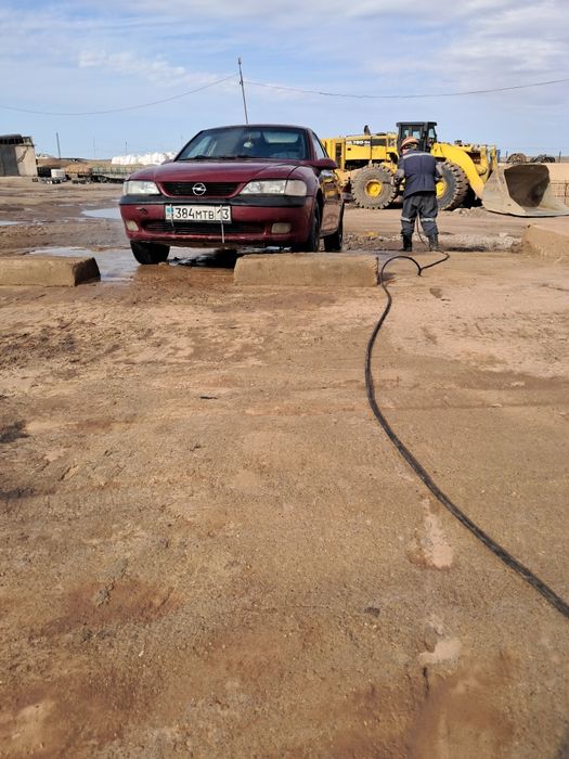 Опел б сатылады жағдайы жақсы барлығы істеп тұр матор превазнои