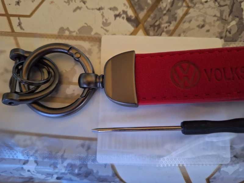 Breloc Cheie Volkswagen Model Deosebit Rosu