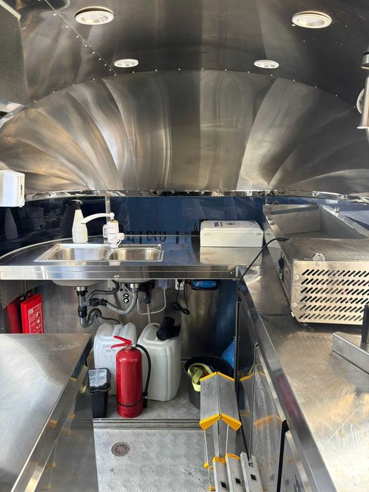 FOODTRUCK Remorca completa cu toate echipamentele