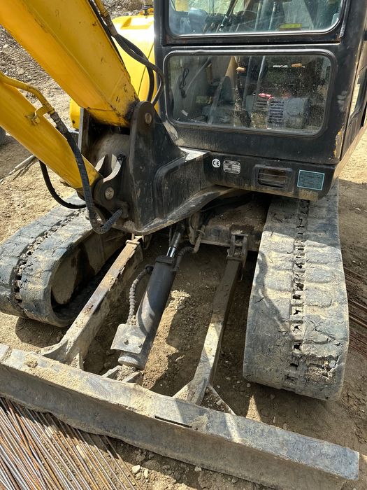 Vand escavator hyundai