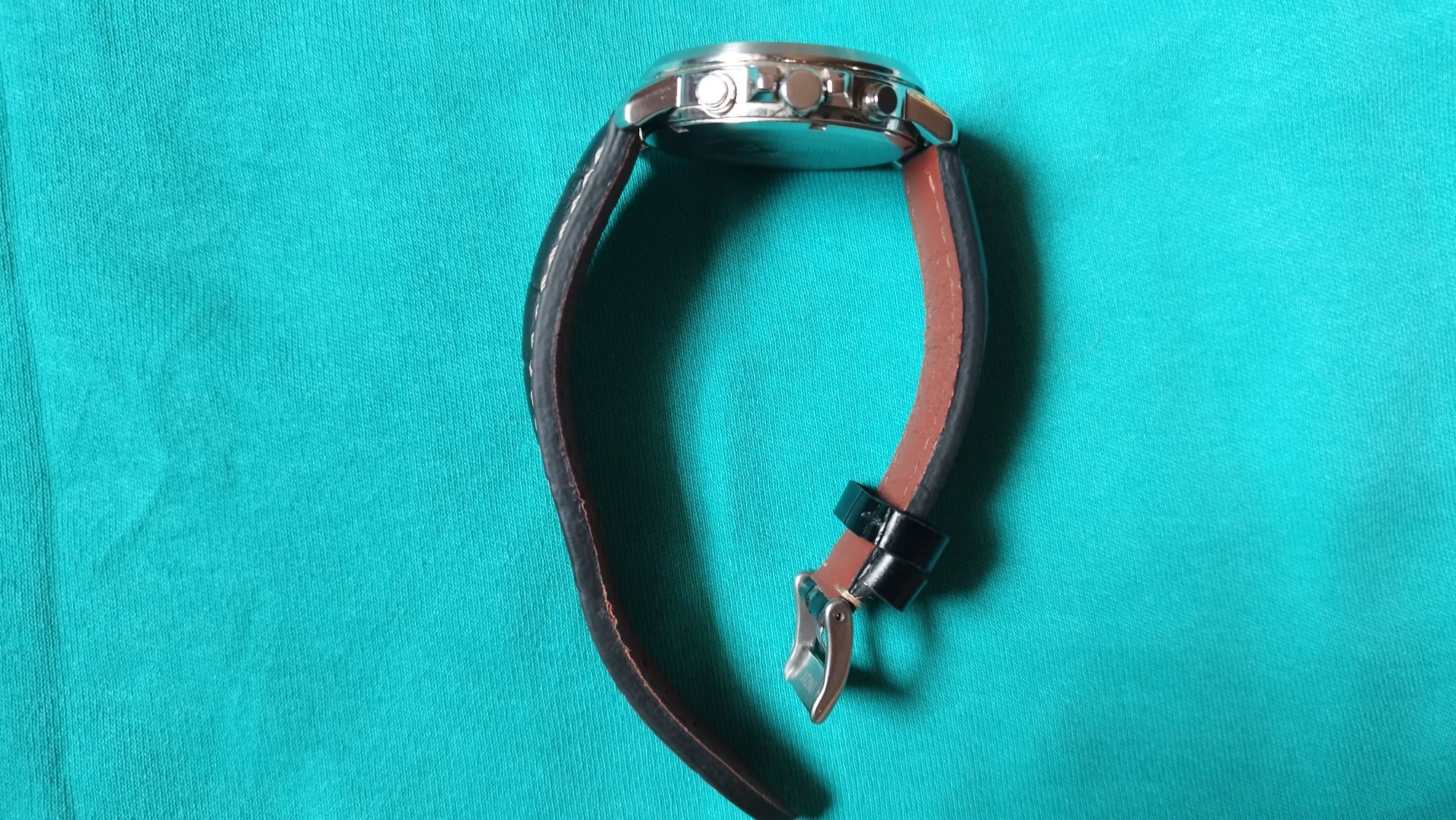Перфектен ръчен часовник Casio