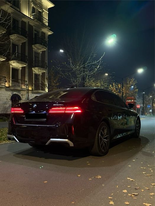 BMW i5 40L 2025.