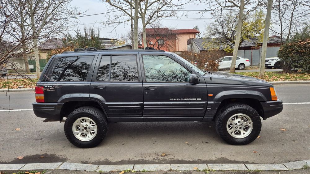 Vând Grand Cherokee ZJ 2,5 tdi