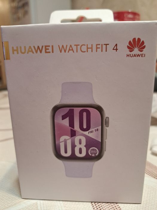Смарт часовник HUAWEI WATCH FIT 4