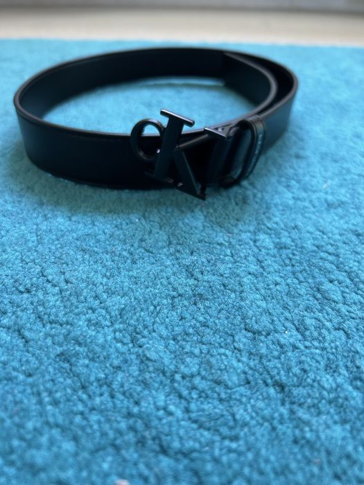 Vand curea Calvin Klein 100 lei neg
