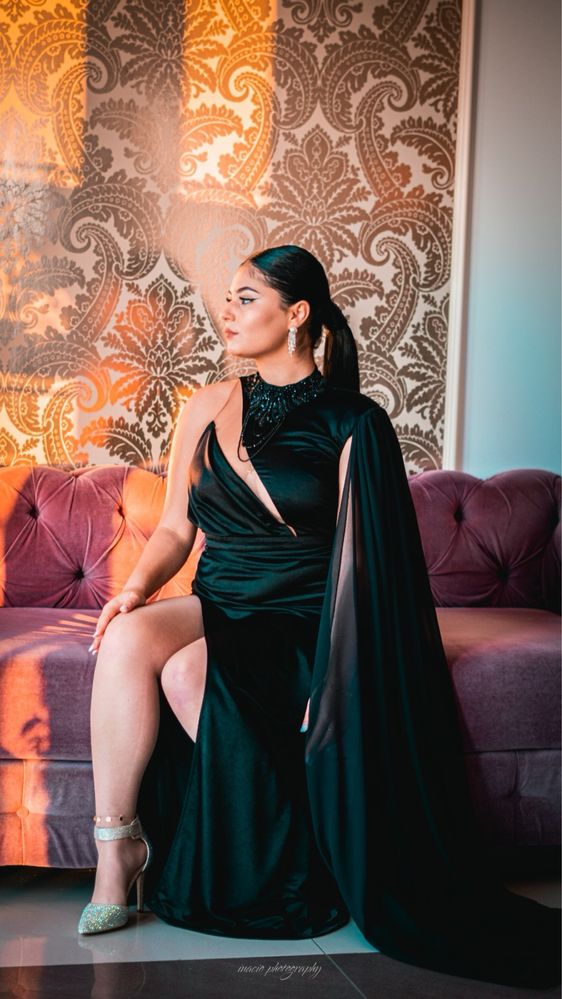 De vânzare rochie deosebit de elegantă
