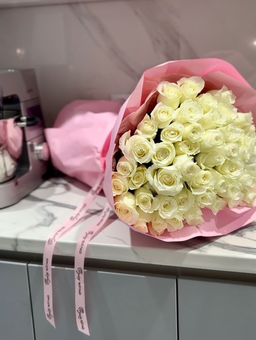 Белые розы 51 штук