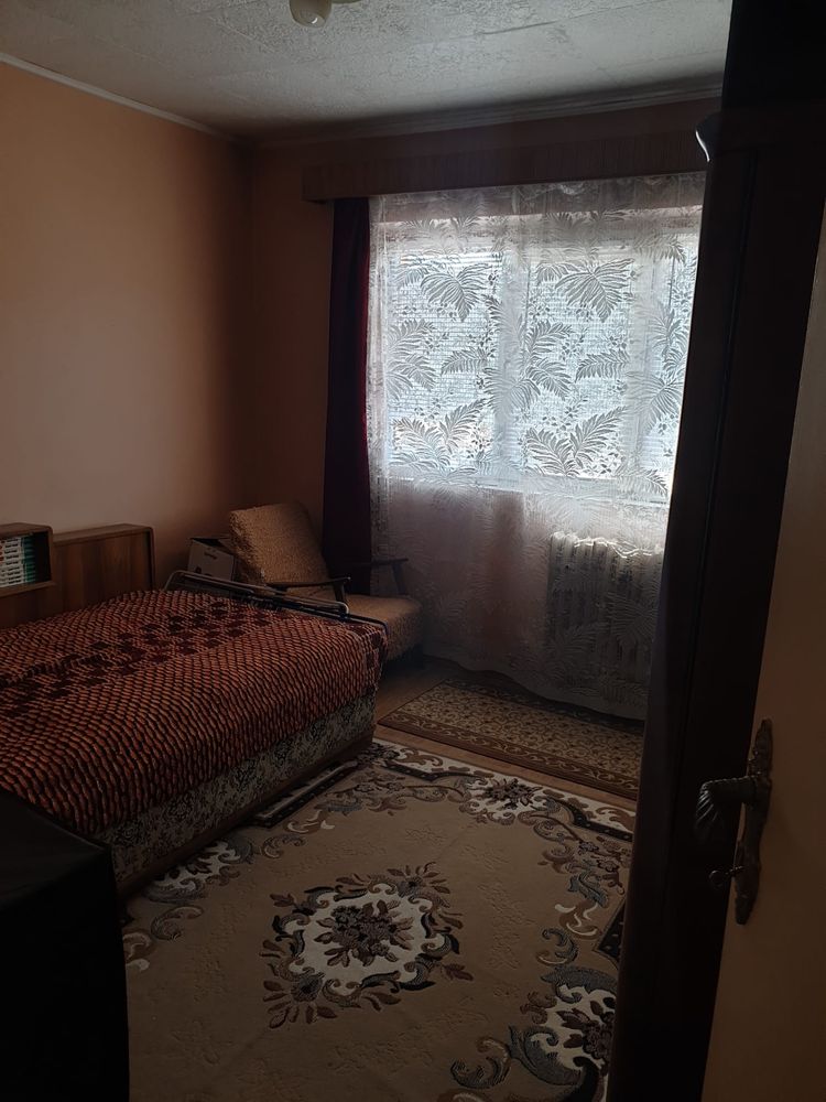 PF vînd apartament 4 camere str Oituz , Baia Mare