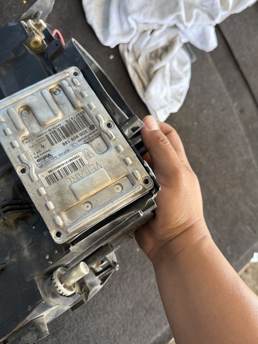 Фарове фар VW Touareg Xenon Valeo оборудван ксенон