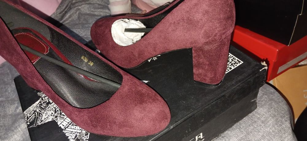 Yengi tufli 1marta kiyilgan