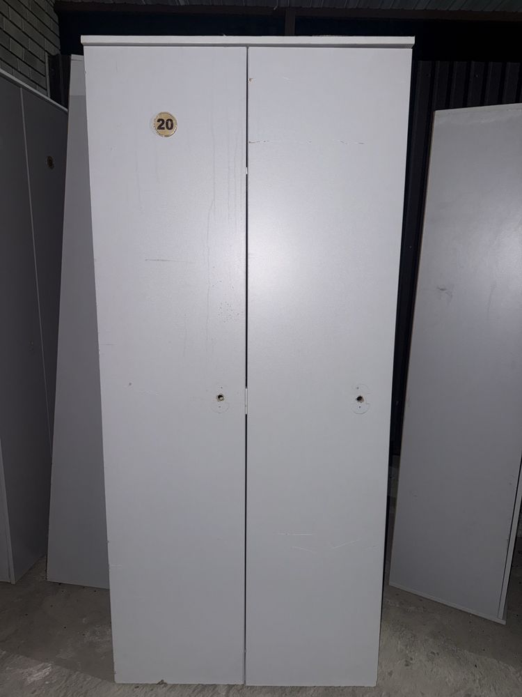 Шкафы в раздевалку продам