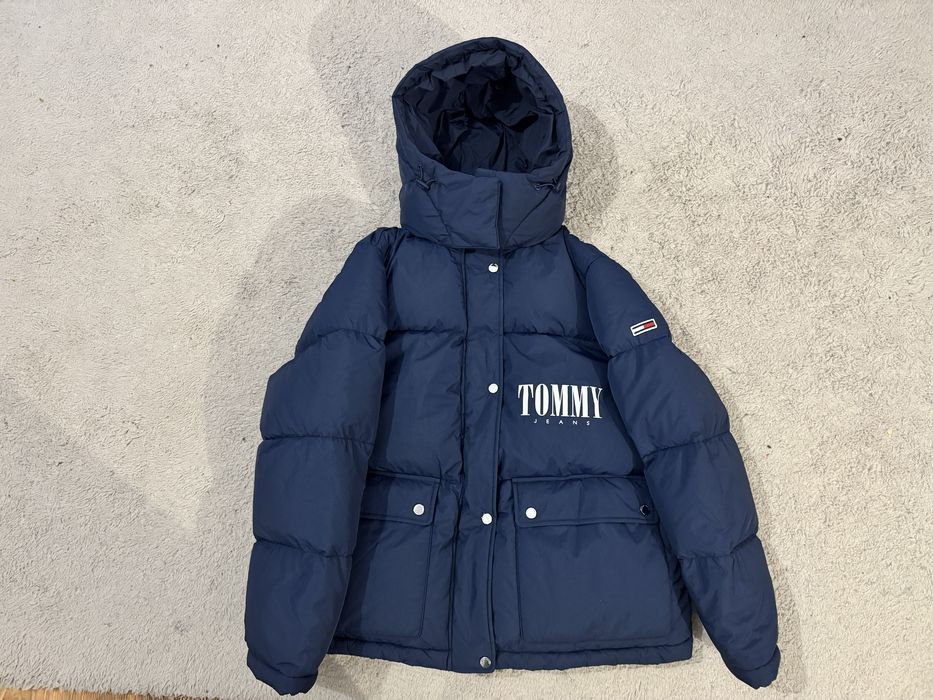 De vanzare 2 geci Tommy Hilfiger (Napapijri , Calvin Klein )