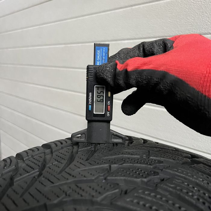 2 Anvelope iarna 225 60 17 Nokian