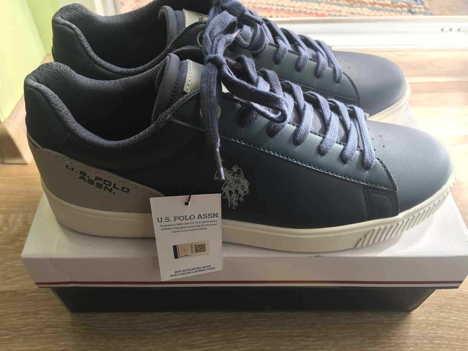 кецове на U.S. Polo ASSN в син цвят.