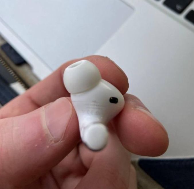 AirPods Pro Правый наушник[А2083]оргинал 100% Отличном Состояния