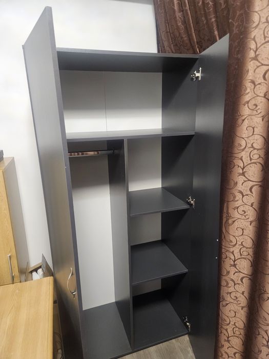 Dulap ca nou – montat recent, stare impecabilă!