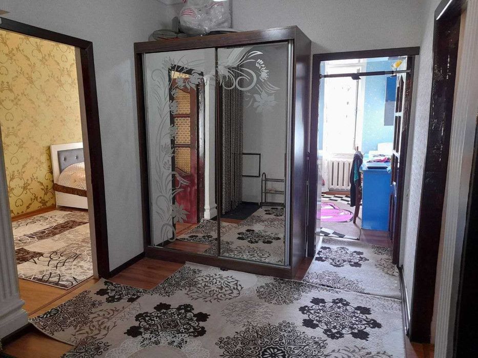 KVARTIRA SOTILADI! Chorsuda 4 xona kavrtira sotiladi