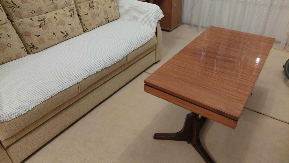 Обзавеждане за стая-Диван , Масичка и Радиатор