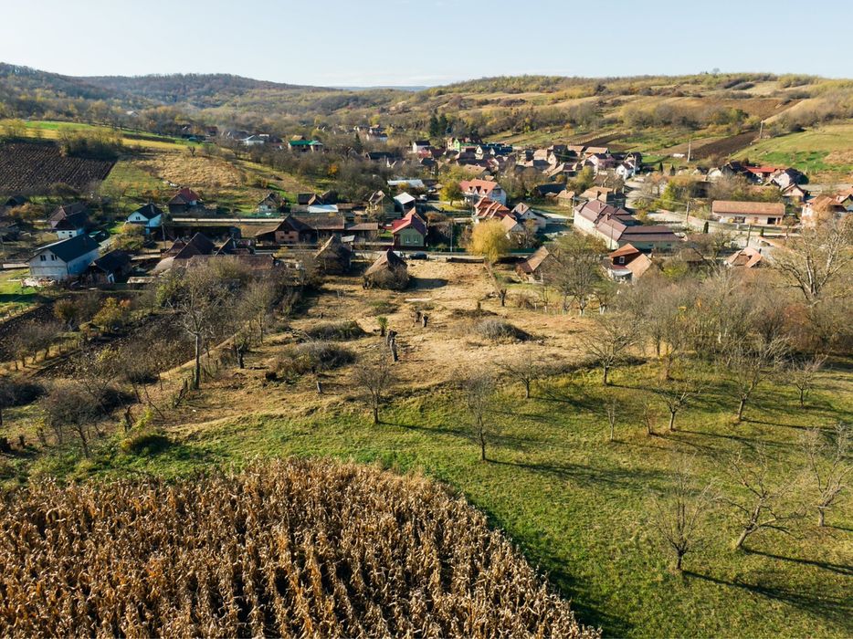 Teren intravilan – 3.792 mp, Bădeni (Moldovenești), jud. Cluj