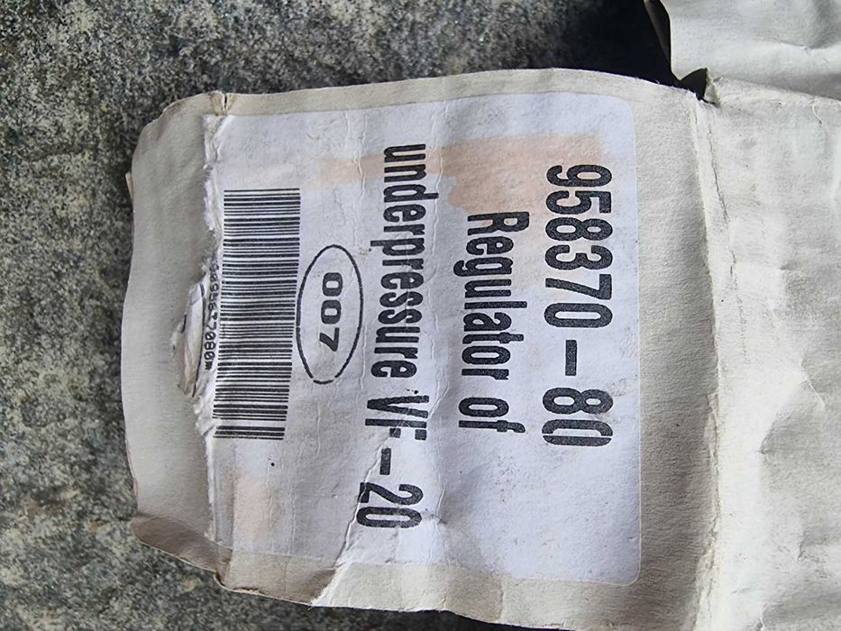 DeLaval 9275878, 958370-80 VF-20; вакумметър и регулатор за налягане