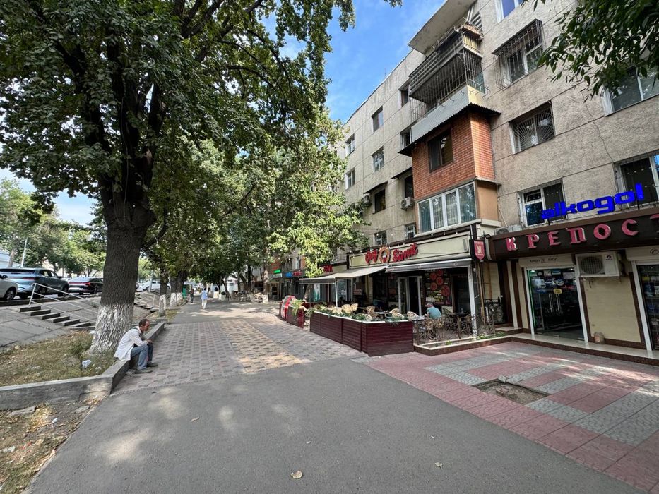 Метро М.Горкий продаётся 140м2 Нежилое 1-линия