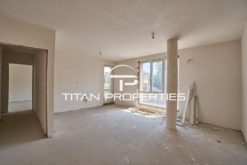 Тристаен апартамент в жк. Христо Смирненски