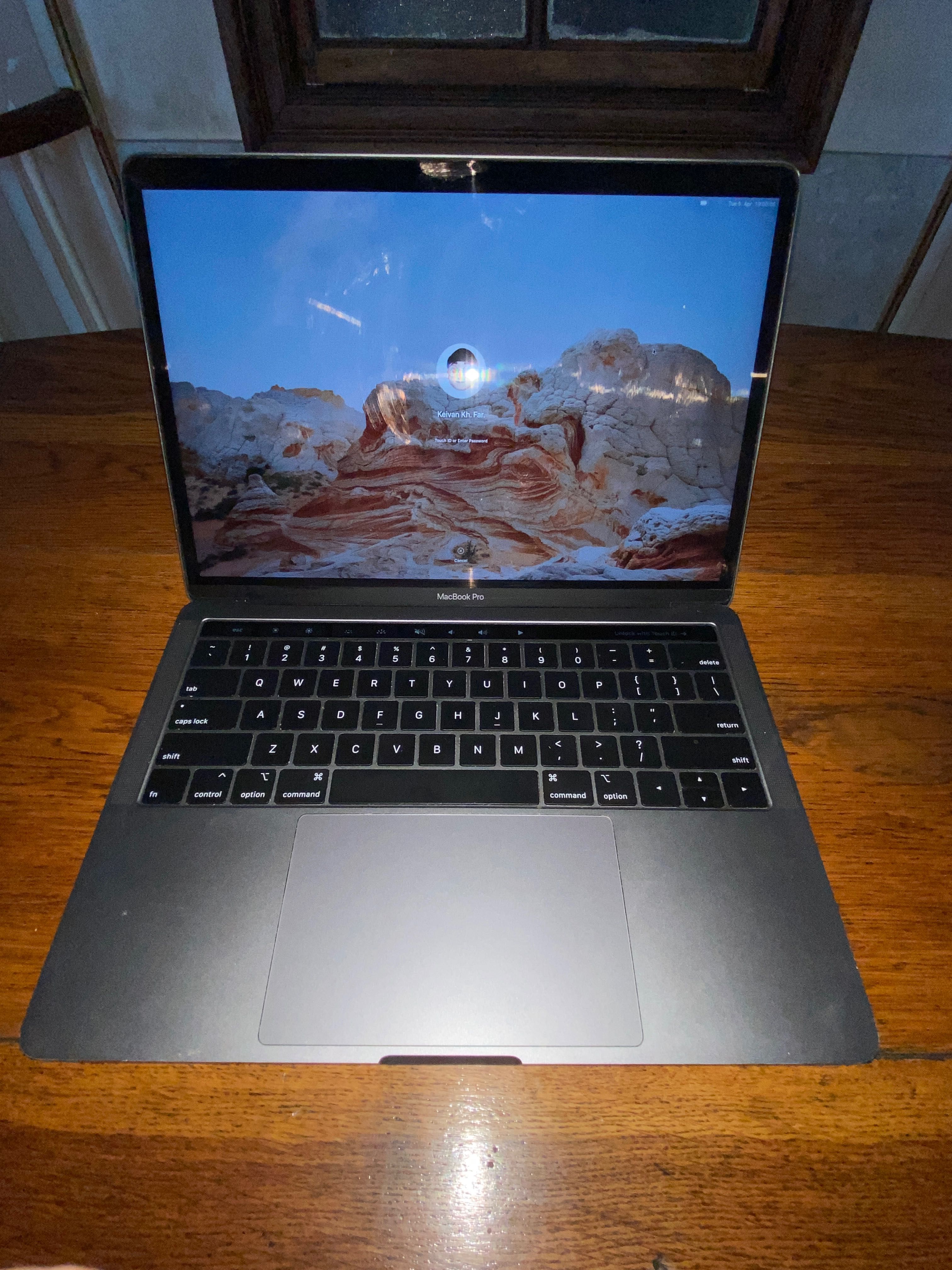 Vand MacBook Pro 2018 i7 16GB Ram