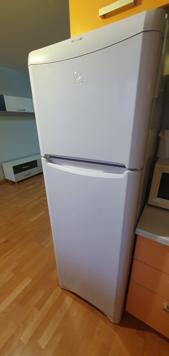 Frigider Indesit