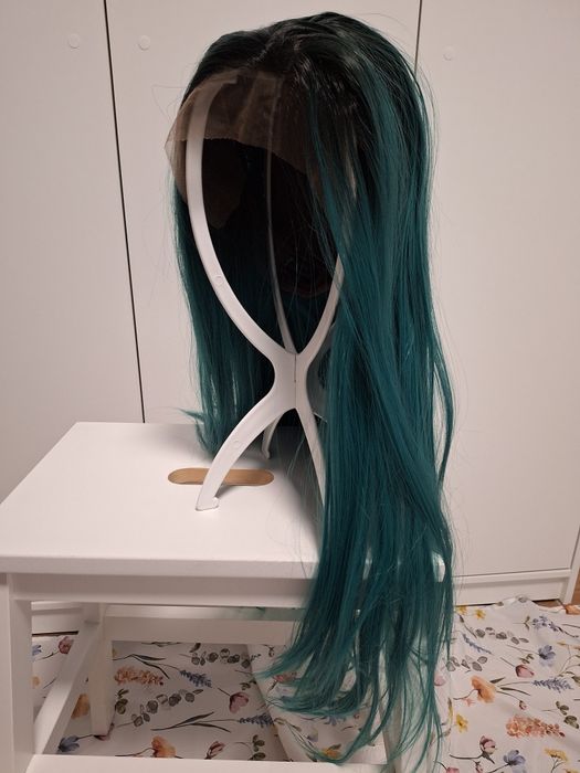 Peruca par sintetic cu front din dantela