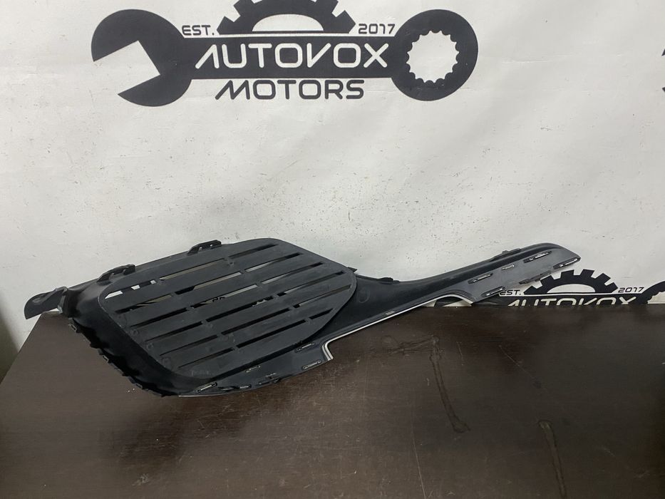 Grila stanga bara fata Peugeot 308 an 2013-2017