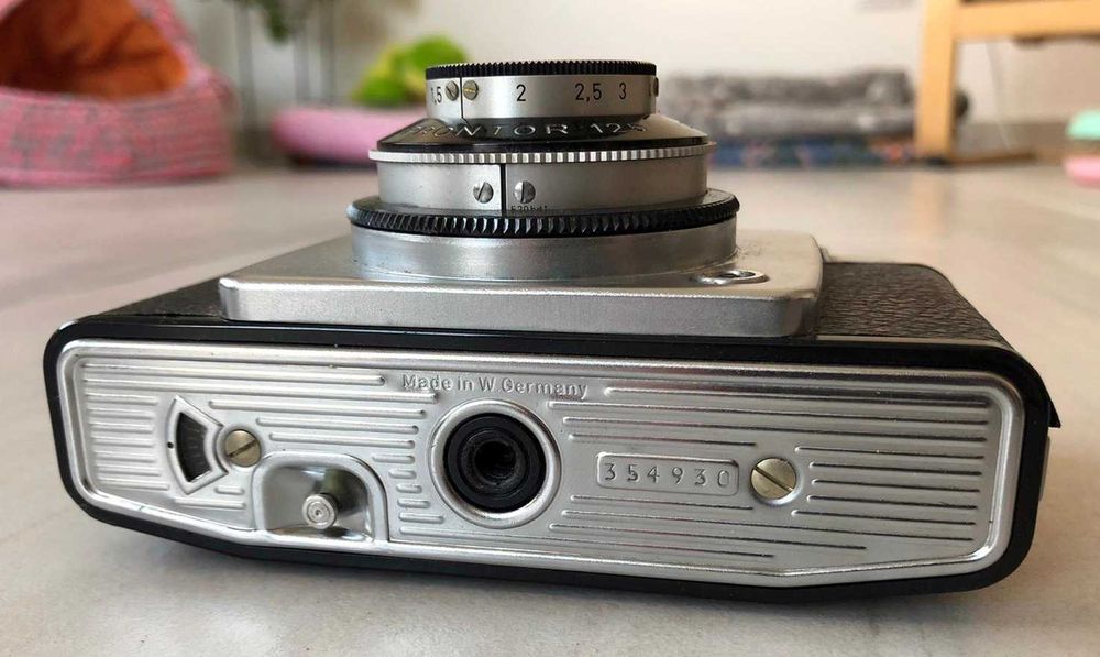 Aparat foto Dacora Dignette I - film 35 mm anii 60 - germania - colect
