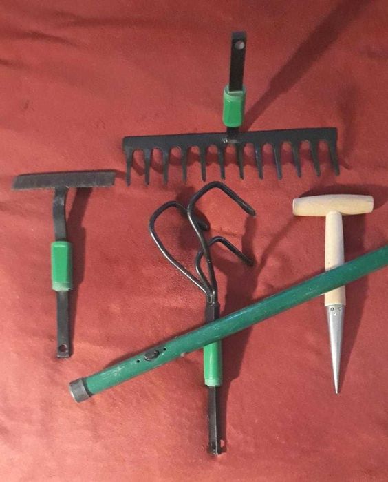 Cultivator, grebla, unelte gradinarit
