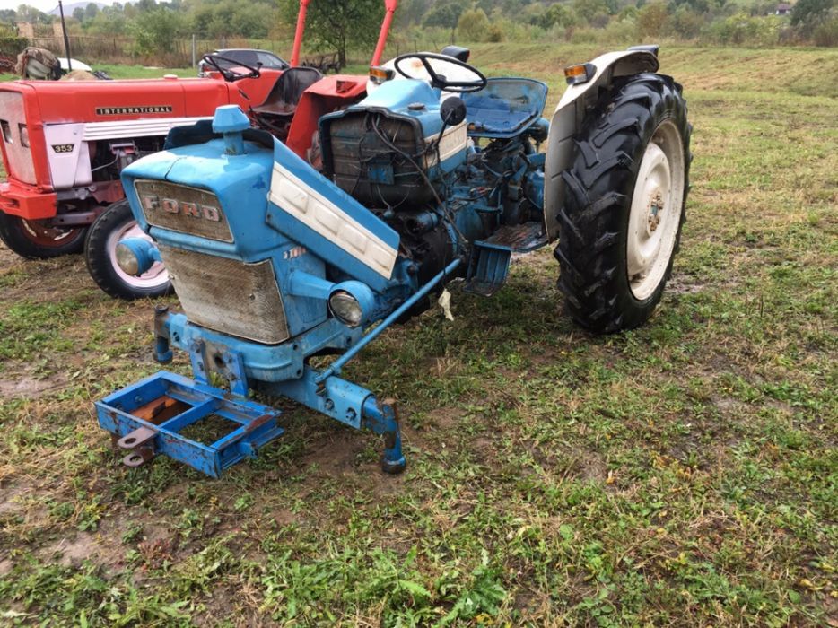 Dezmembrez tractor Ford