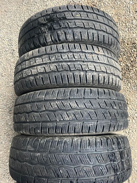 215/70 r15c de iarna 4 buc ca noi HANKOOK