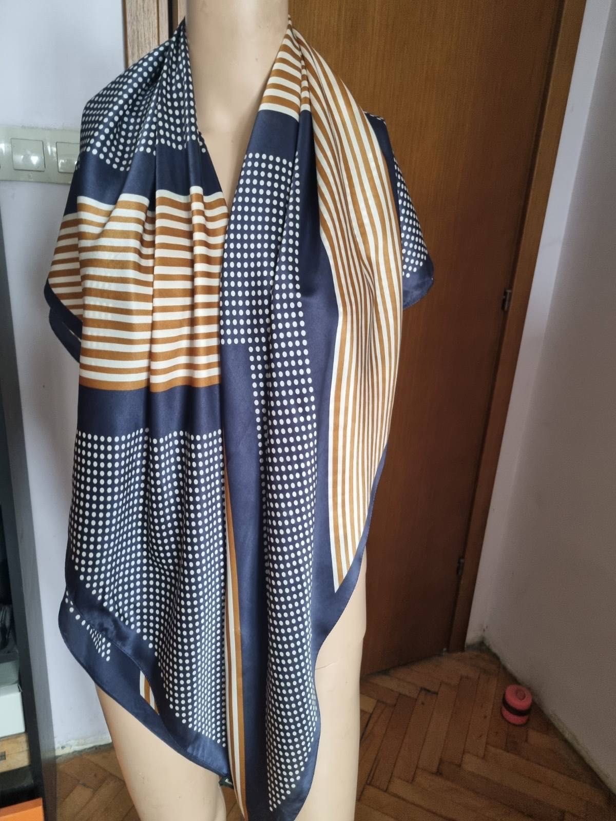 Копринен шал Massimo Dutti