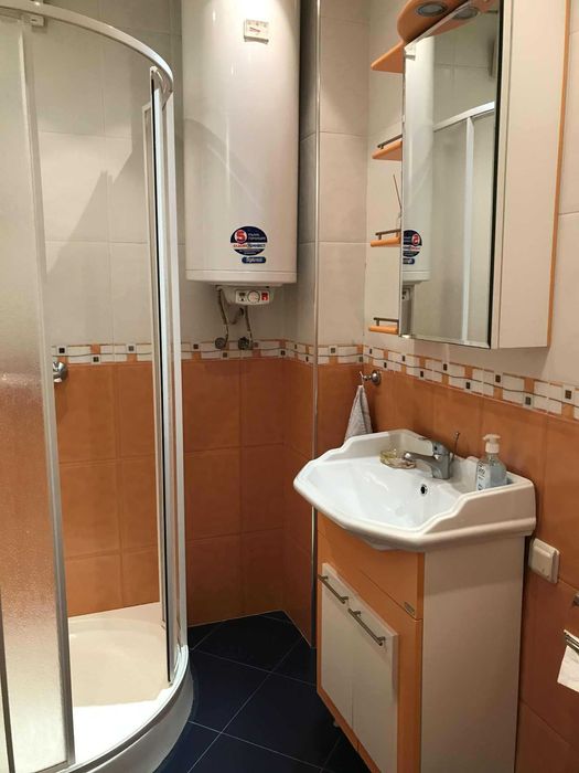 Дава се под наем Двустаен апартамент в Враца, Център - 40 кв.м за 229.5 € - Снимка #4
