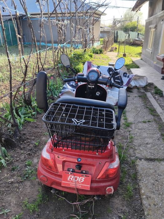 Cărucior electric pentru bătrâni în stare buna de funcționare