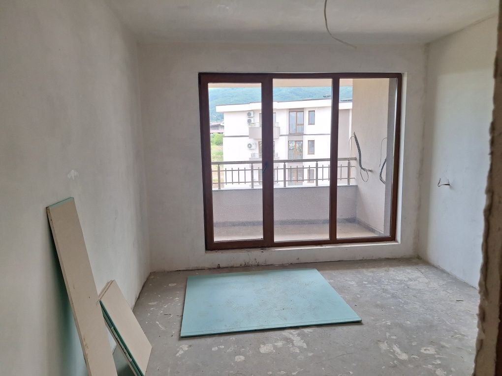 Продавам панорамен 2-стаен южен апартамент в кв.Витоша