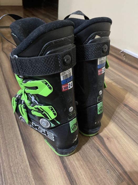 Clapari schi pentru copii.