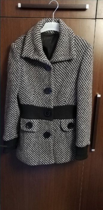 Geaca dama M-L. Super oferta 2 geci la 50 lei.