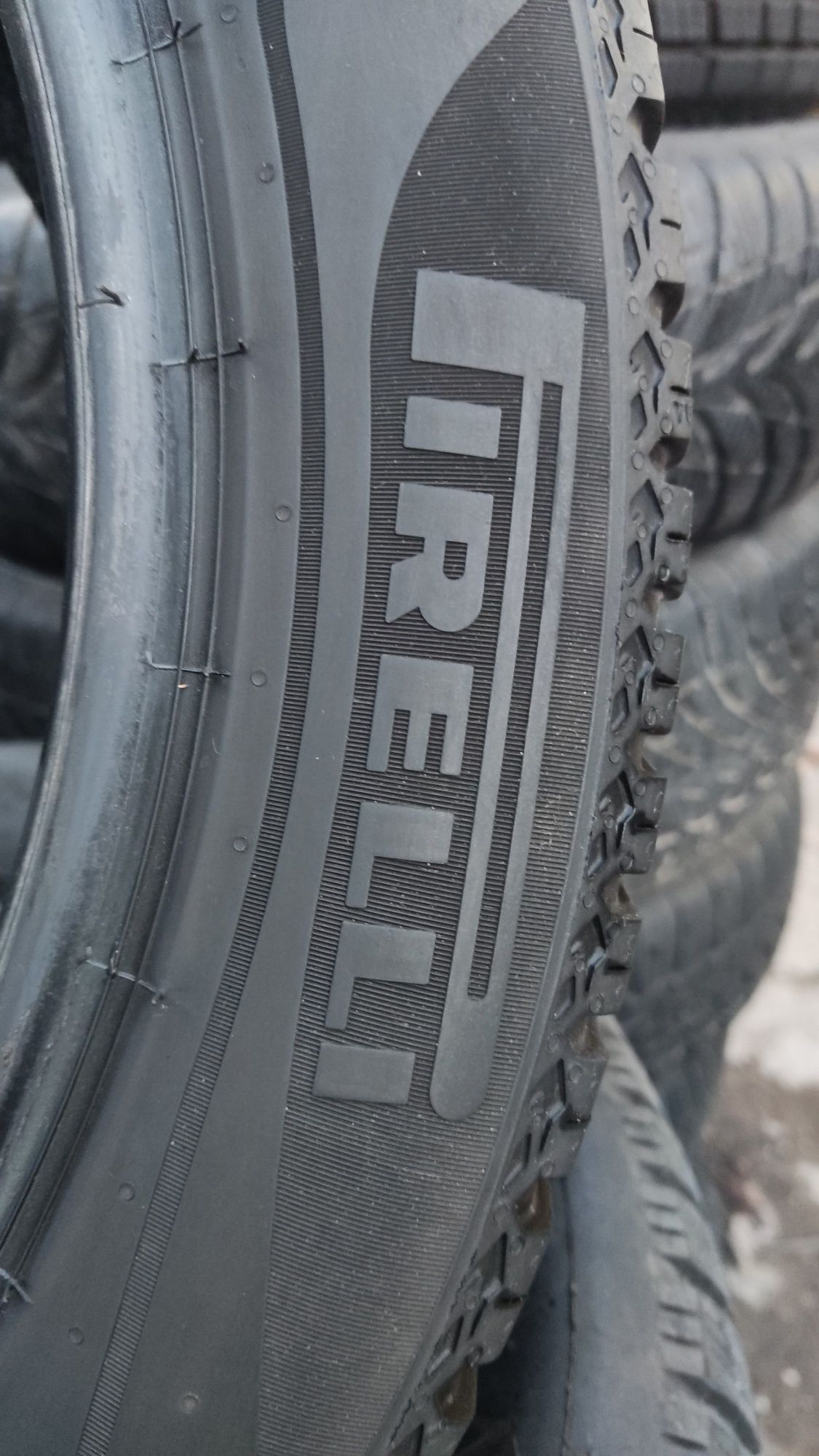 2бр всесезонни гуми 225/45/17 Pirelli Cinturato SF2
dot4720
6.56mm гра