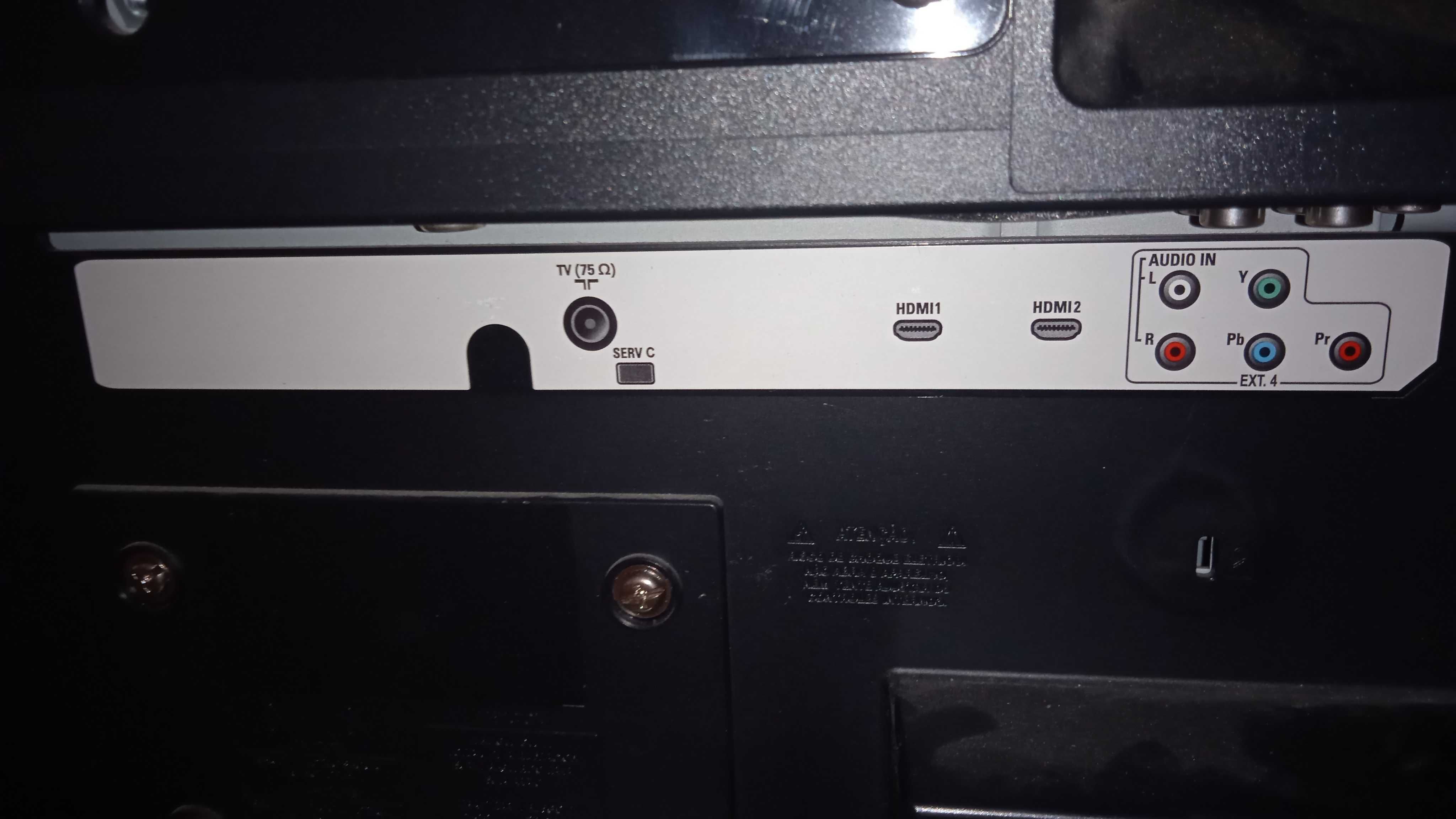 телевизор Philips модел 32pfl3312/10 HDMI подържа кабелна  и eon тв