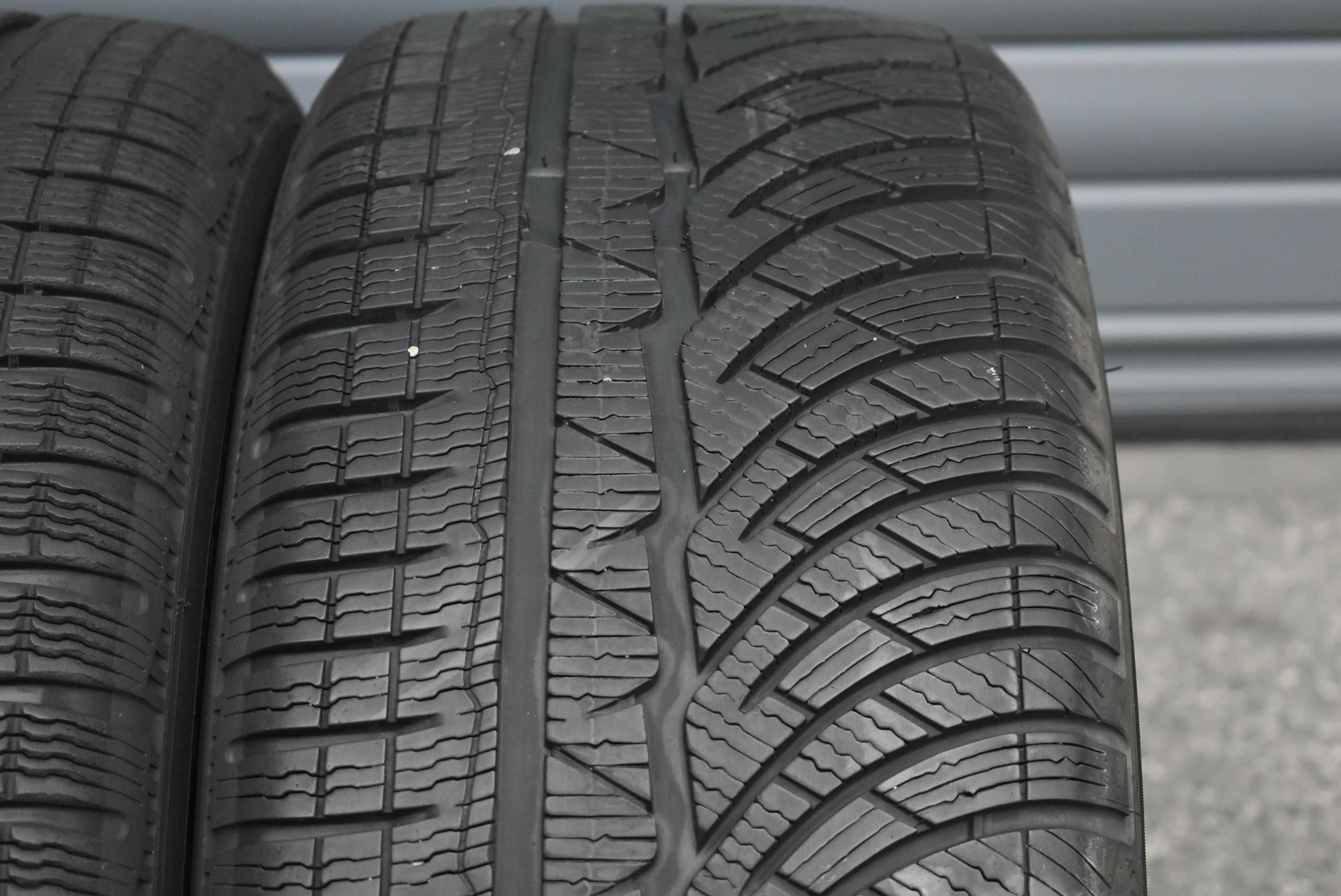 245/45/18 Michelin