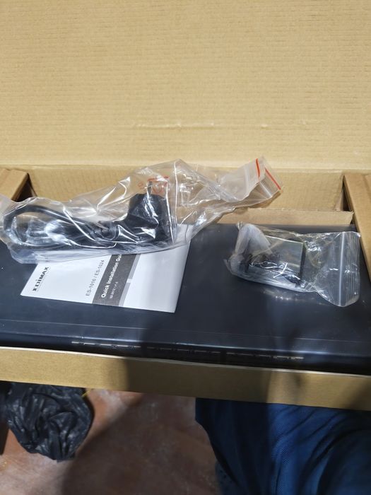 Switch edimax es 1024 cu 24 porturi 10/100Mbit/s