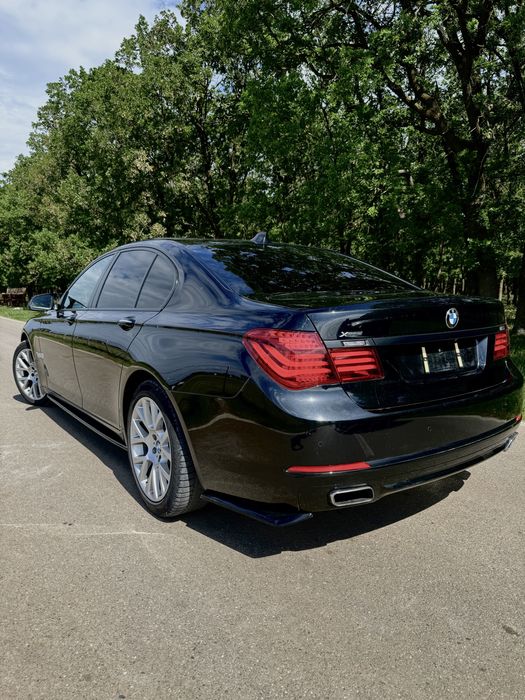 BMW 740d xDrive 2015 – Navigație, Trapa, Distronic++, Încălzite, NEGRU