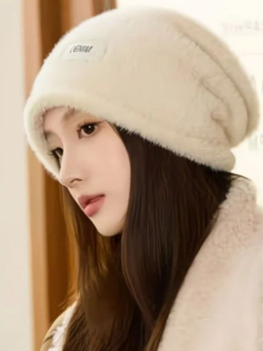 Новая теплая женская шапка