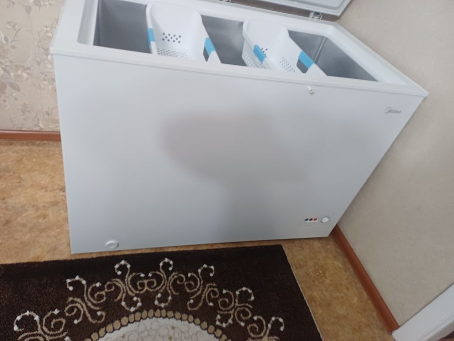 Продам морозильник