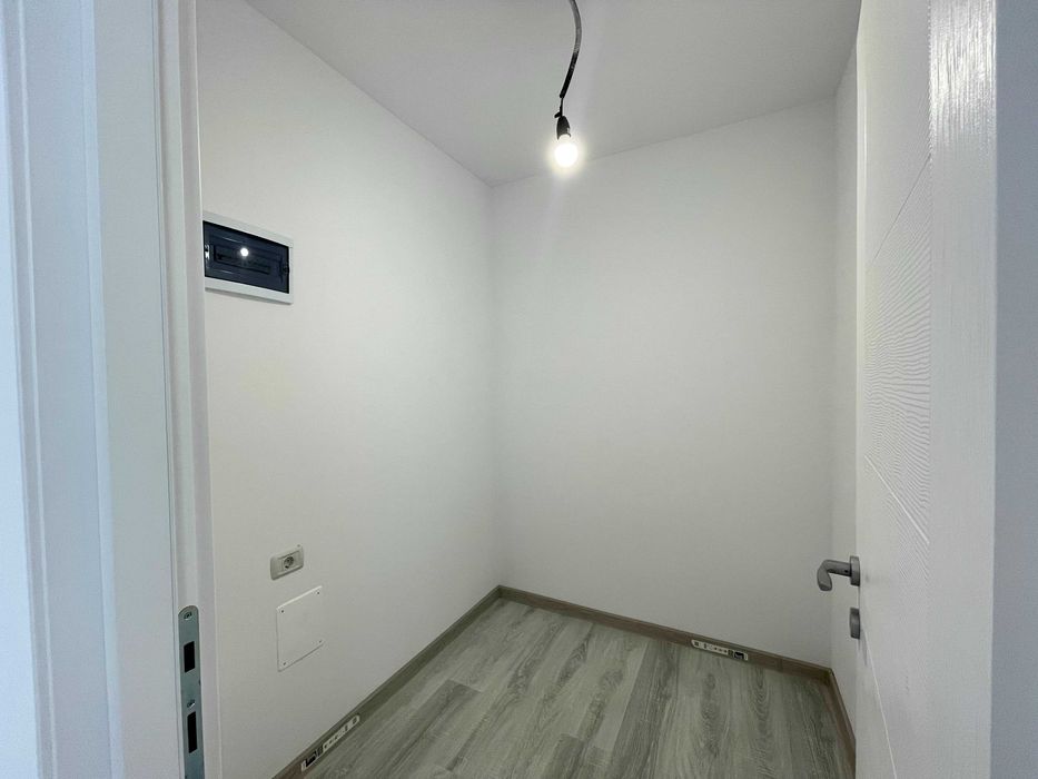 Studio 49 mp cu debara în Subcetate Sânpetru Brașov la preț foarte mic